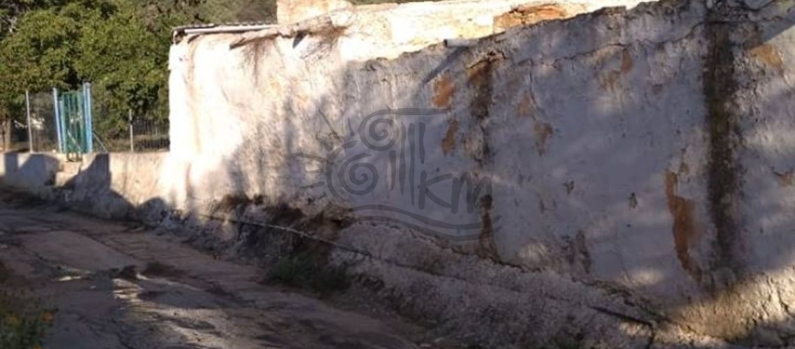 Ηράκλειο Καστέλι . Πωλείται οικόπεδο 934,70 τμ εντός οικισμού με παλιά πετρόκτιστη οικία 137,48 τμ property first image