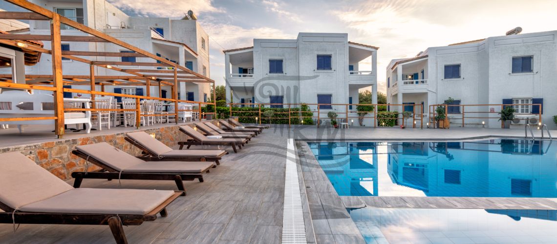 Κρήτη Χερσόνησος Ανισσαράς . Πωλείται ανακαινισμένο ξενοδοχείο 23 επιπλωμένων διαμερισμάτων . property first image