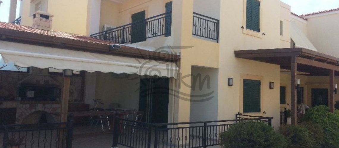 ΗΡΑΚΛΕΙΟ ΚΟΚΚΙΝΙ ΧΑΝΙ . Πωλείται μικρό συγκρότημα κατοικιών που αποτελείται από τρεις κστοικίες . property first image