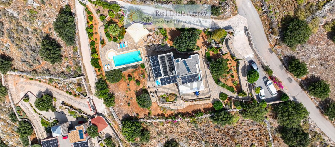 Λασίθι Ελούντα . Πωλείται πολυτελής βίλα 243 τμ με μαγευτική θέα στον κόλπο της Ελούντας . property first image