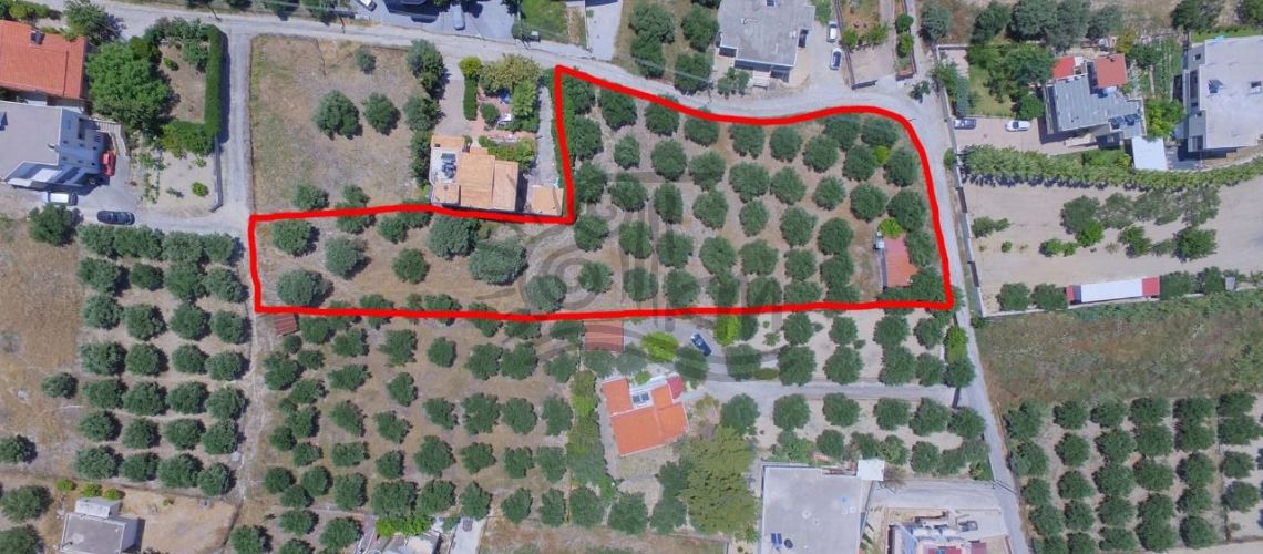 Héraklion, mosquée de Gournes. Un terrain de 3 200 m² est à vendre avec une très belle vue, au milieu de très belles résidences. property first image
